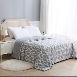 Charisma Gray and White Patterned Bedding
